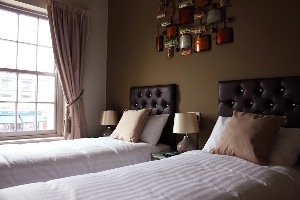 Tilted Wig Otel Warwick  Oda fotoğraf